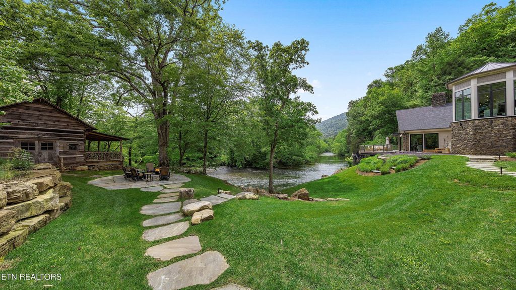 Photo of 5532 Old Walland Hwy, Walland, TN 37886 (MLS # 1301819)