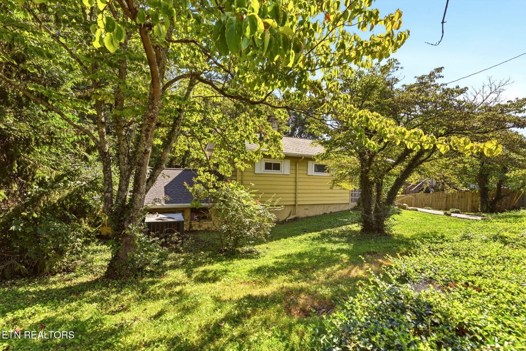 Photo of 610 Michigan Ave, Oak Ridge, TN 37830 (MLS # 1353821)