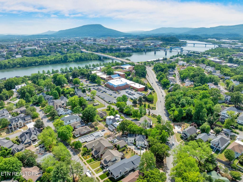 Photo of 211 McFarland Ave, Chattanooga, TN 37405 (MLS # 1338202)