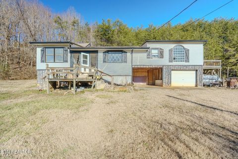 Photo of 960 Chestnut Grove Rd, Dandridge, TN 37725 (MLS # 1329669)