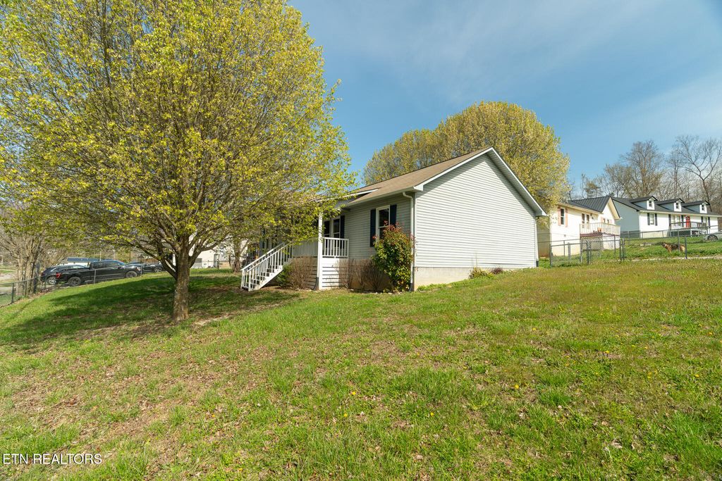 Photo of 109 Miles Lane, LaFollette, TN 37766 (MLS # 1333686)