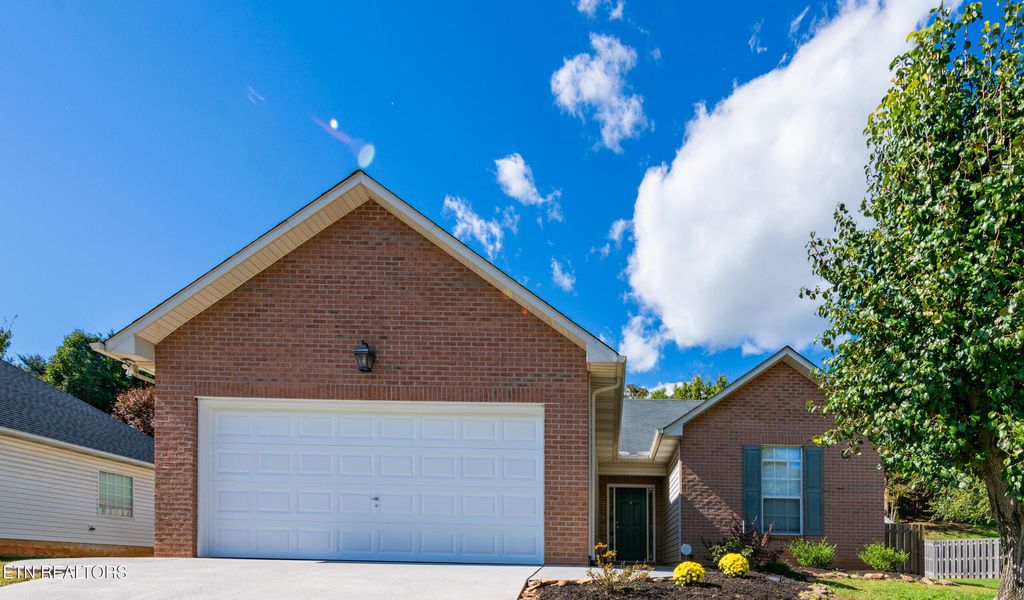 Photo of 5405 Crooked Pine Lane, Knoxville, TN 37921 (MLS # 1318670)
