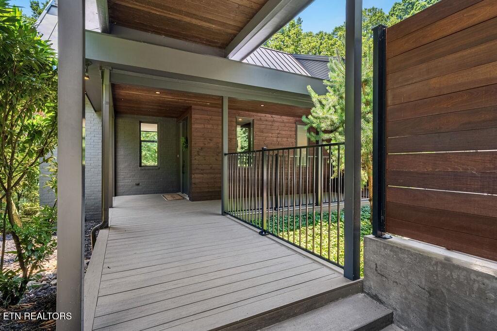 2325 Viewcrest Lane