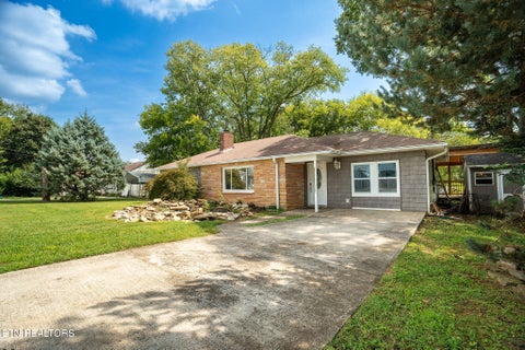 Tiny photo for 1020 Hillcrest Drive, Lenoir City, TN 37772 (MLS # 1355669)