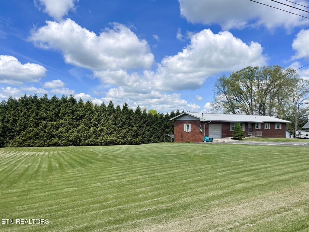 Photo of 164 Sunset Drive, Crossville, TN 38555 (MLS # 1300400)