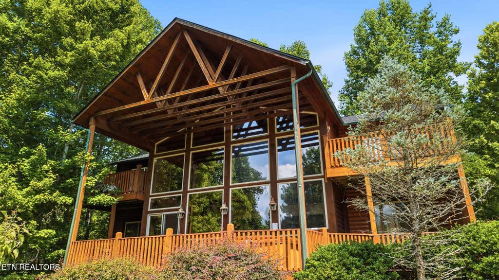 Photo of 1716 Smoky Hills Drive, Gatlinburg, TN 37738 (MLS # 1349232)