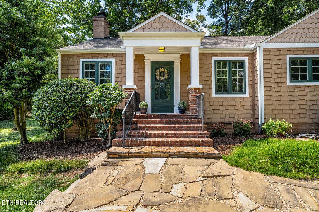 Photo of 5607 Century Court, Knoxville, TN 37919 (MLS # 1308739)