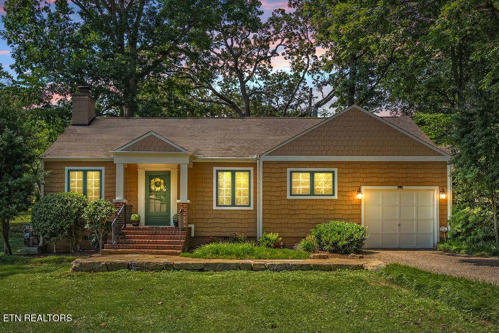 Photo of 5607 Century Court, Knoxville, TN 37919 (MLS # 1308739)