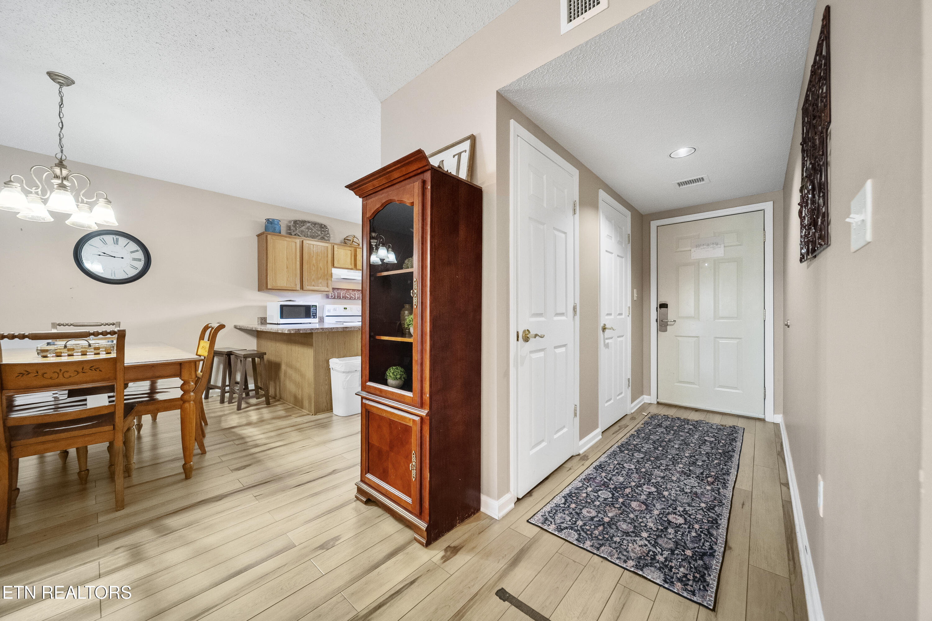205 Ogle Dr 614