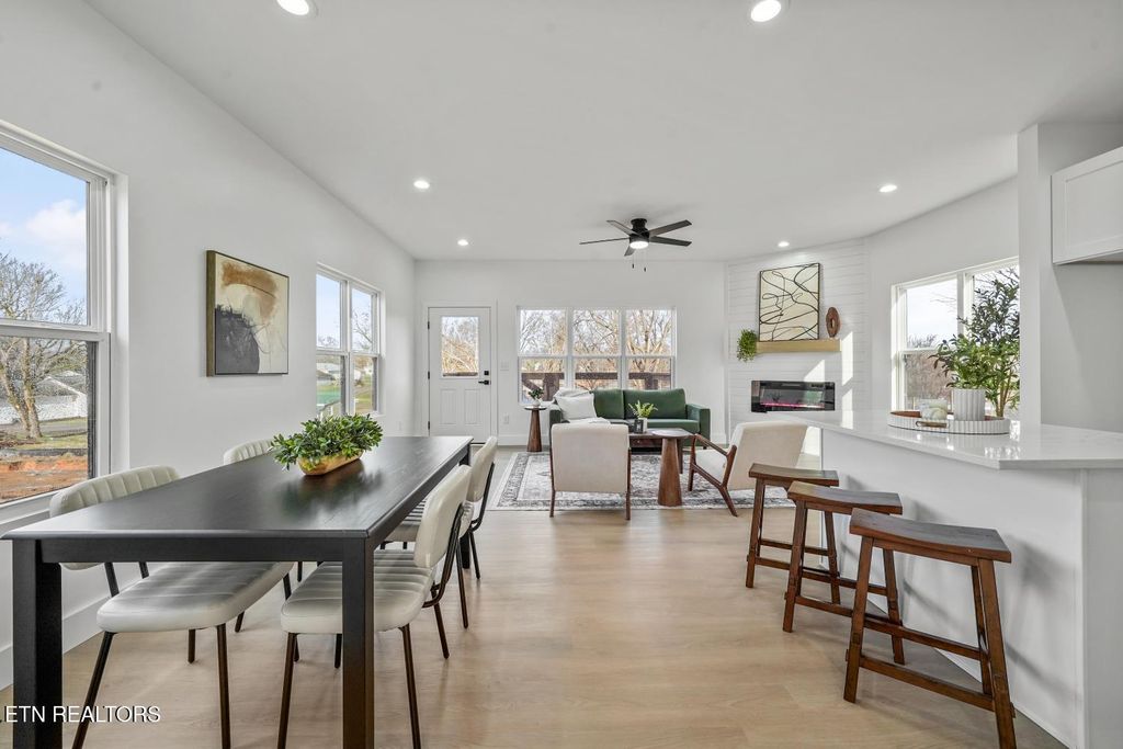 Photo of 925 E Drive E, Knoxville, TN 37920 (MLS # 1330131)