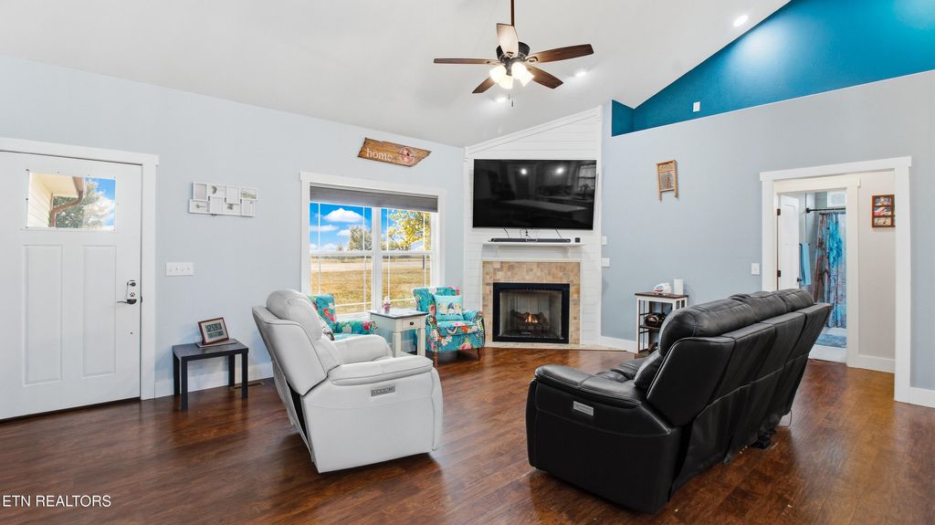 Photo of 35 Perry Creek Drive, Crossville, TN 38572 (MLS # 1327656)