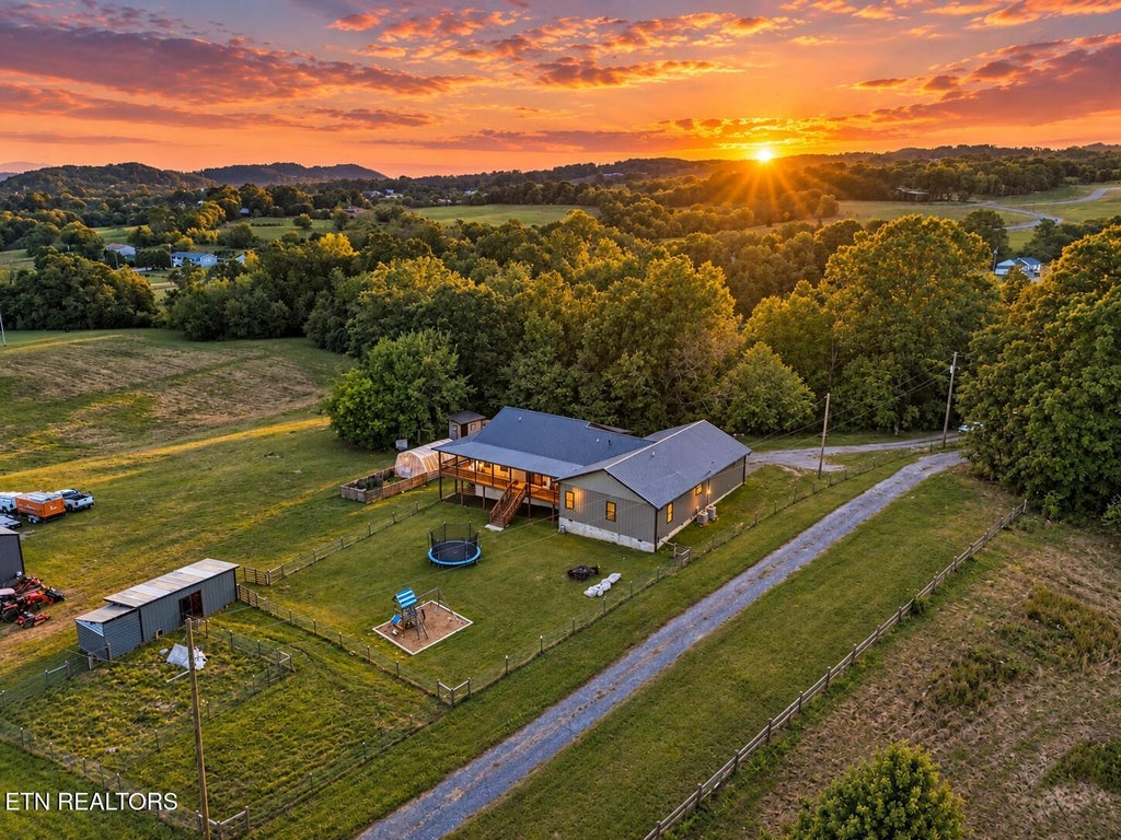 Photo of 502 Coile Rd, Jefferson City, TN 37760 (MLS # 1359429)