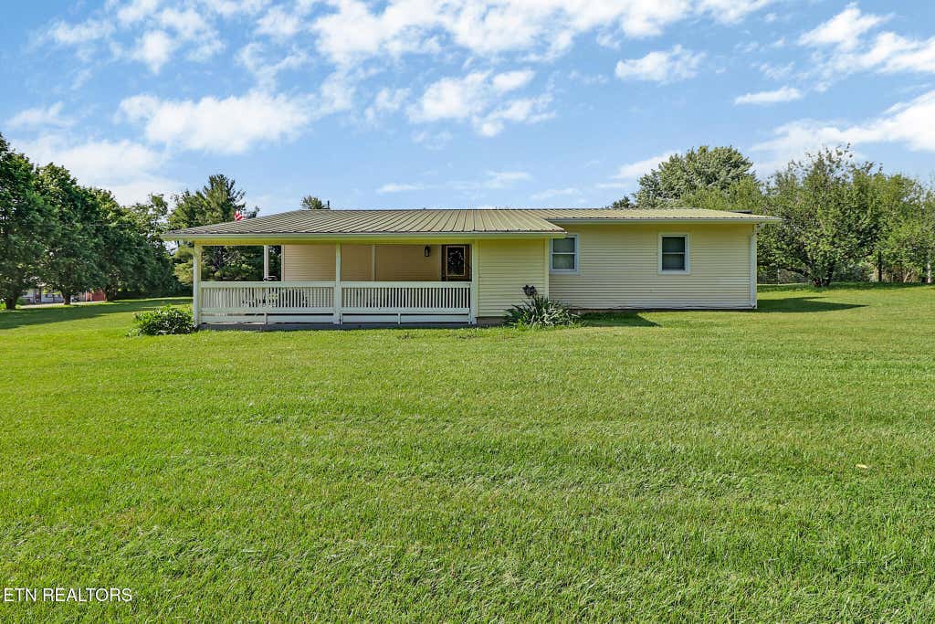 Photo of 1019 Lincoln Rd, Jamestown, TN 38556 (MLS # 1343285)