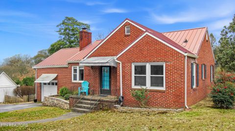 Photo of 4824 Skyline Drive, Knoxville, TN 37914 (MLS # 1331342)