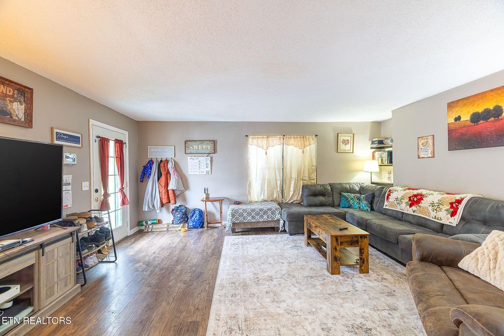 Photo of 902 Rosedale Ave, Loudon, TN 37774 (MLS # 1303964)