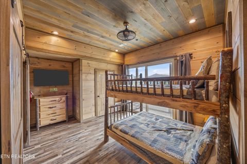 Tiny photo for 986 Chestnut Drive, Gatlinburg, TN 37738 (MLS # 1333915)