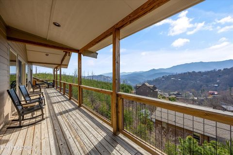 Tiny photo for 986 Chestnut Drive, Gatlinburg, TN 37738 (MLS # 1333915)