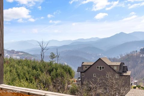 Tiny photo for 986 Chestnut Drive, Gatlinburg, TN 37738 (MLS # 1333915)