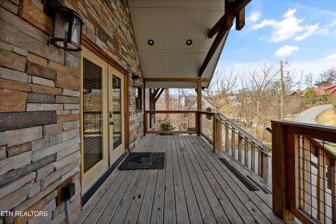 Tiny photo for 986 Chestnut Drive, Gatlinburg, TN 37738 (MLS # 1333915)