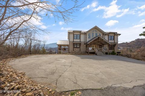 Tiny photo for 986 Chestnut Drive, Gatlinburg, TN 37738 (MLS # 1333915)