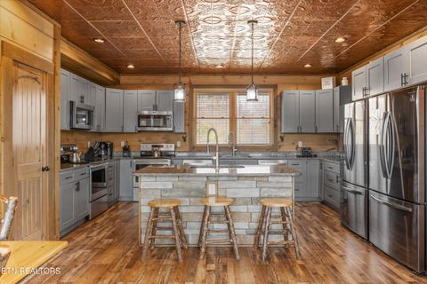 Tiny photo for 986 Chestnut Drive, Gatlinburg, TN 37738 (MLS # 1333915)