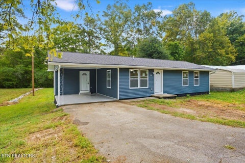 Tiny photo for 409 Baumgartner Rd, Harriman, TN 37748 (MLS # 1355785)