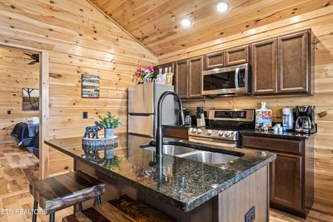 Tiny photo for 244 Forrest Loop Way, Gatlinburg, TN 37738 (MLS # 1340677)