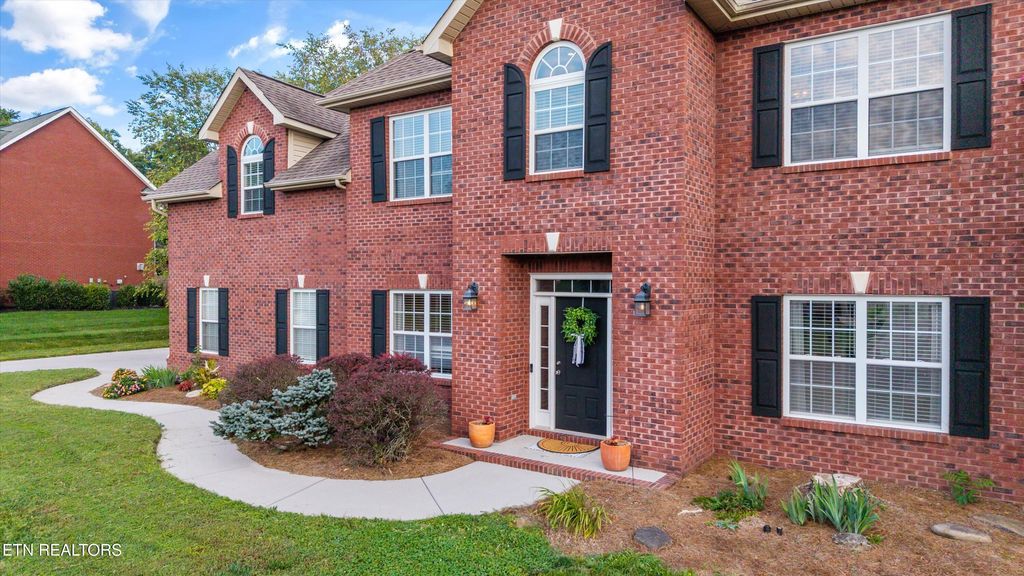 Photo of 1376 Silver Leaf Drive, Lenoir City, TN 37772 (MLS # 1345451)
