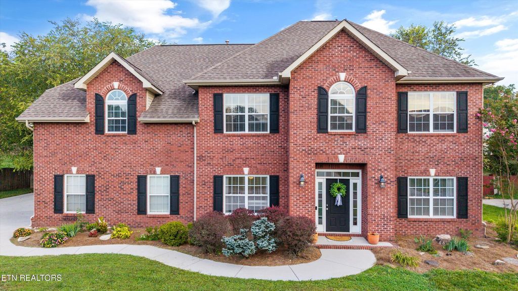 Photo of 1376 Silver Leaf Drive, Lenoir City, TN 37772 (MLS # 1345451)