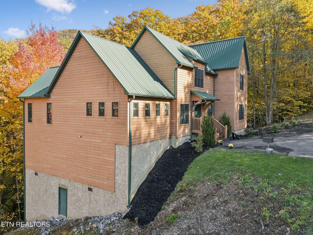 Photo of 3715 Cinnamon Way, Sevierville, TN 37862 (MLS # 1345513)