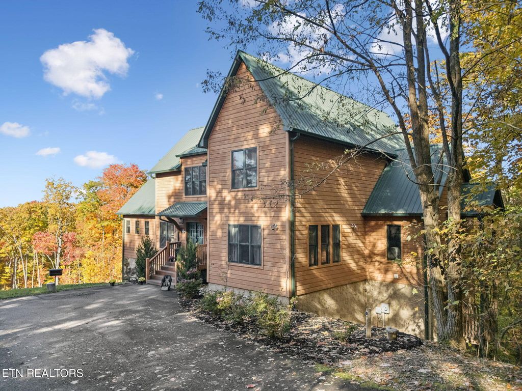 Photo of 3715 Cinnamon Way, Sevierville, TN 37862 (MLS # 1345513)