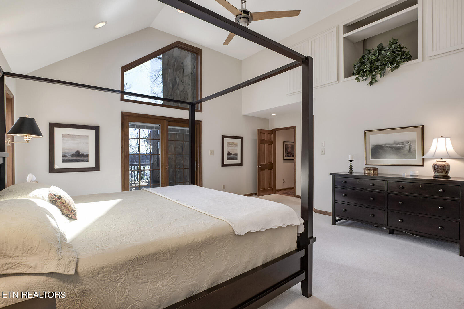 Loudon, Tennessee 37774, United States, 3 Bedrooms Bedrooms, ,4 BathroomsBathrooms,Residential,Pending,17945