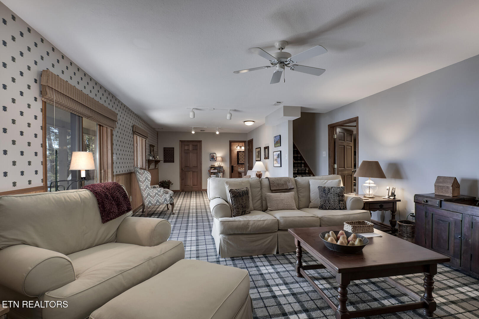 Loudon, Tennessee 37774, United States, 3 Bedrooms Bedrooms, ,4 BathroomsBathrooms,Residential,Pending,17945