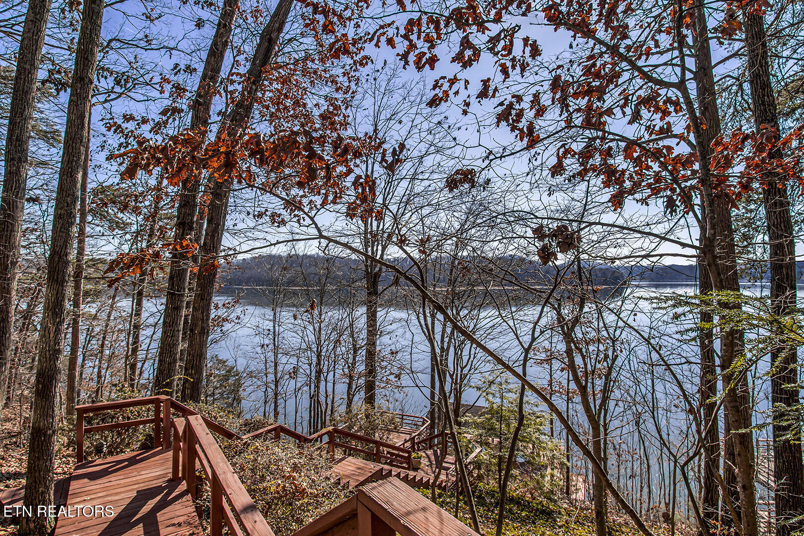 Loudon, Tennessee 37774, United States, 3 Bedrooms Bedrooms, ,4 BathroomsBathrooms,Residential,Pending,17945