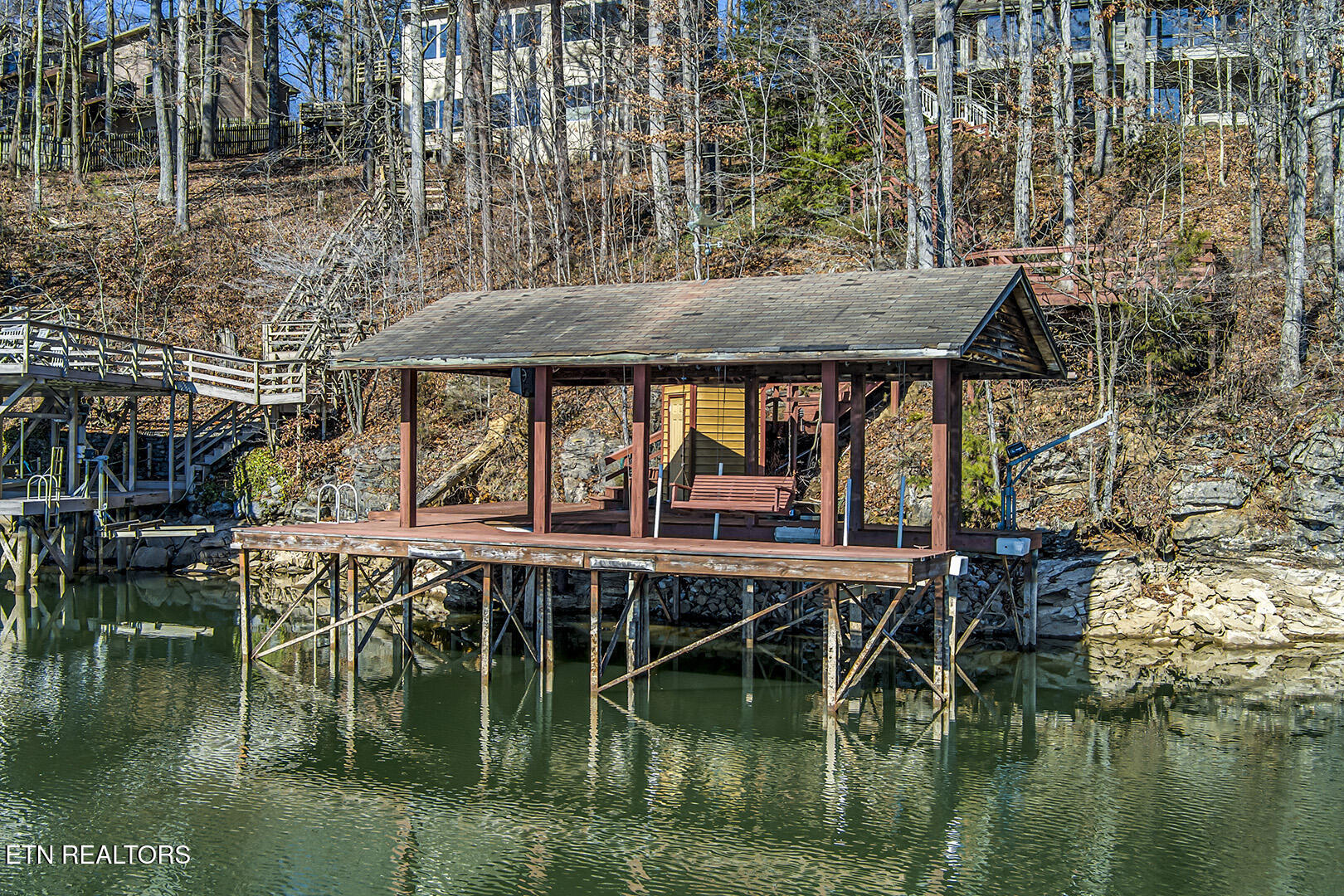 Loudon, Tennessee 37774, United States, 3 Bedrooms Bedrooms, ,4 BathroomsBathrooms,Residential,Pending,17945