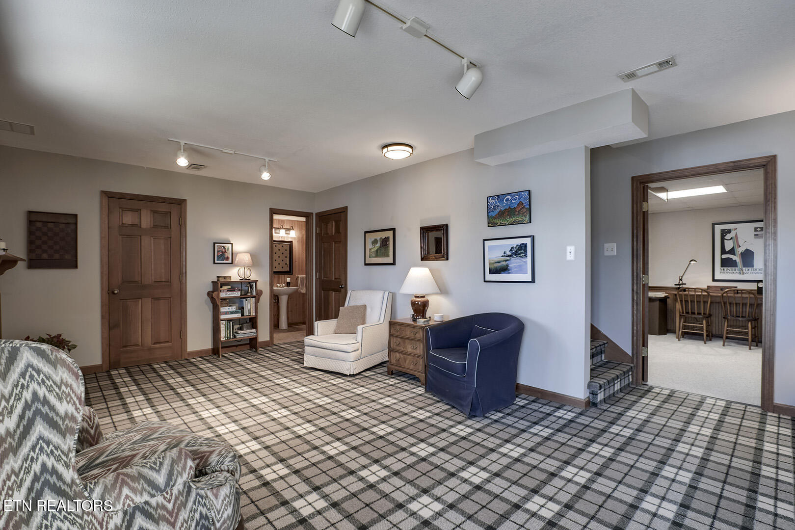 Loudon, Tennessee 37774, United States, 3 Bedrooms Bedrooms, ,4 BathroomsBathrooms,Residential,Pending,17945