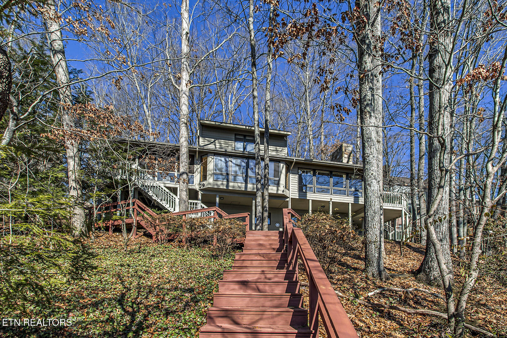 Loudon, Tennessee 37774, United States, 3 Bedrooms Bedrooms, ,4 BathroomsBathrooms,Residential,Pending,17945