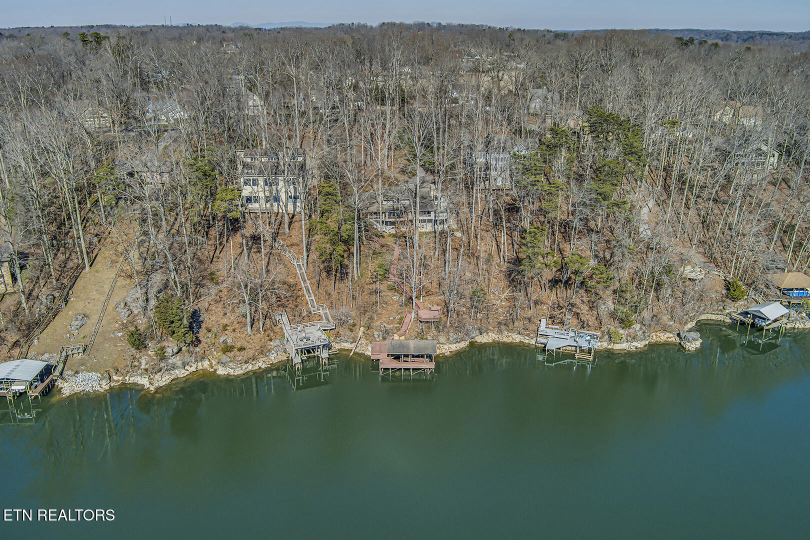 Loudon, Tennessee 37774, United States, 3 Bedrooms Bedrooms, ,4 BathroomsBathrooms,Residential,Pending,17945