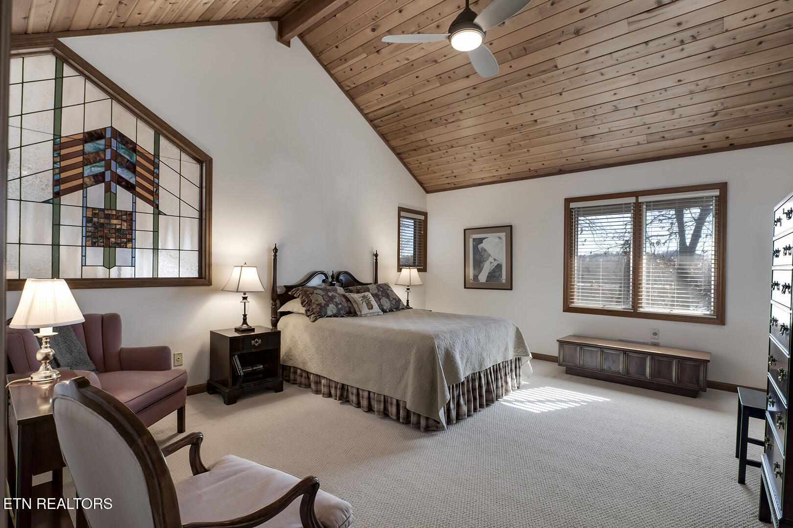 Loudon, Tennessee 37774, United States, 3 Bedrooms Bedrooms, ,4 BathroomsBathrooms,Residential,Pending,17945