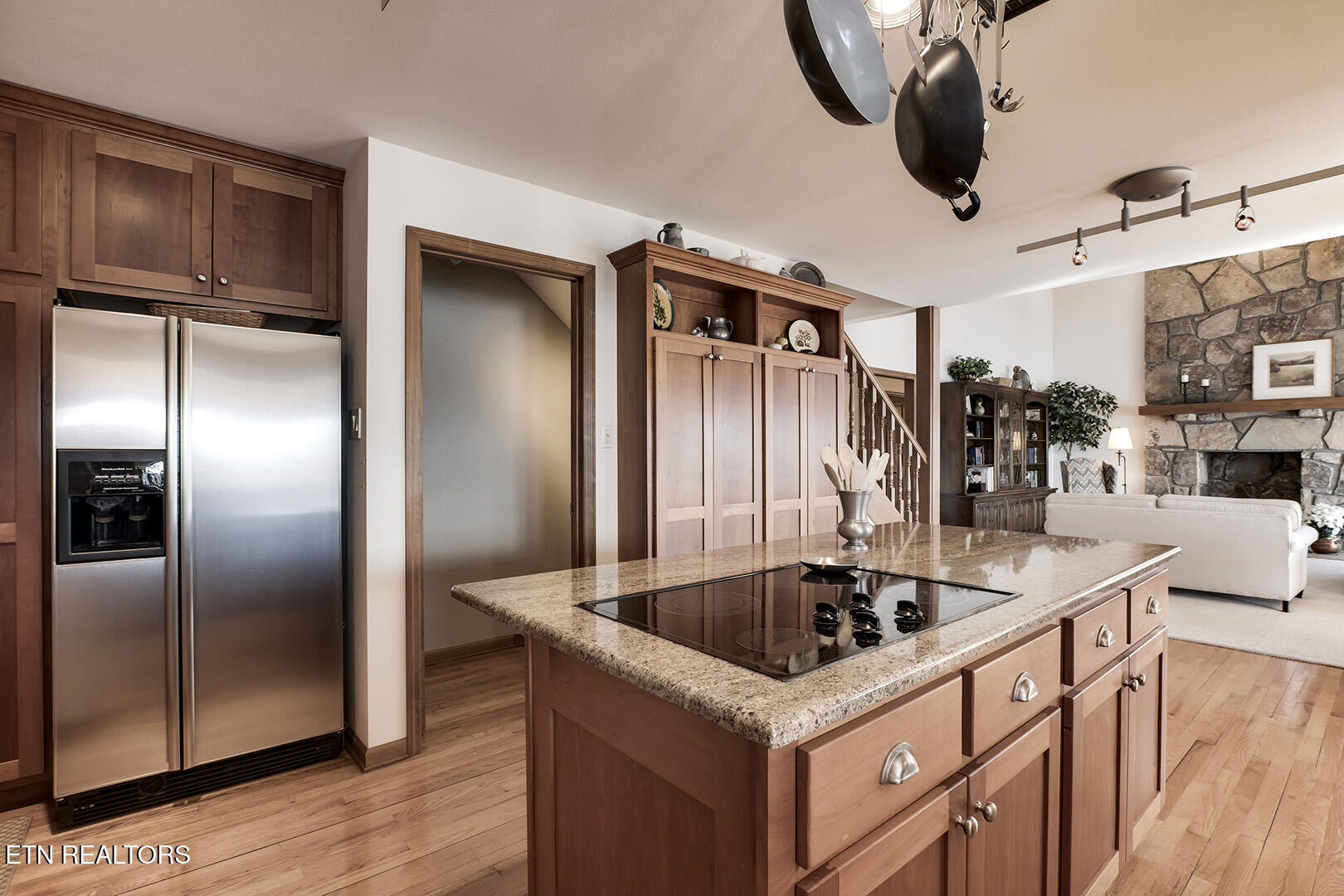 Loudon, Tennessee 37774, United States, 3 Bedrooms Bedrooms, ,4 BathroomsBathrooms,Residential,Pending,17945