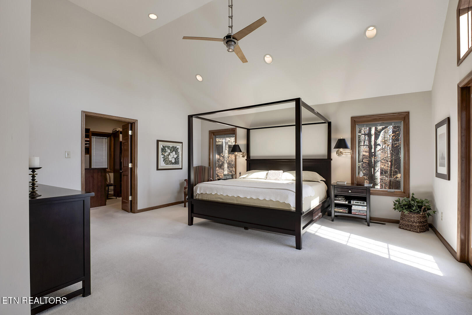 Loudon, Tennessee 37774, United States, 3 Bedrooms Bedrooms, ,4 BathroomsBathrooms,Residential,Pending,17945