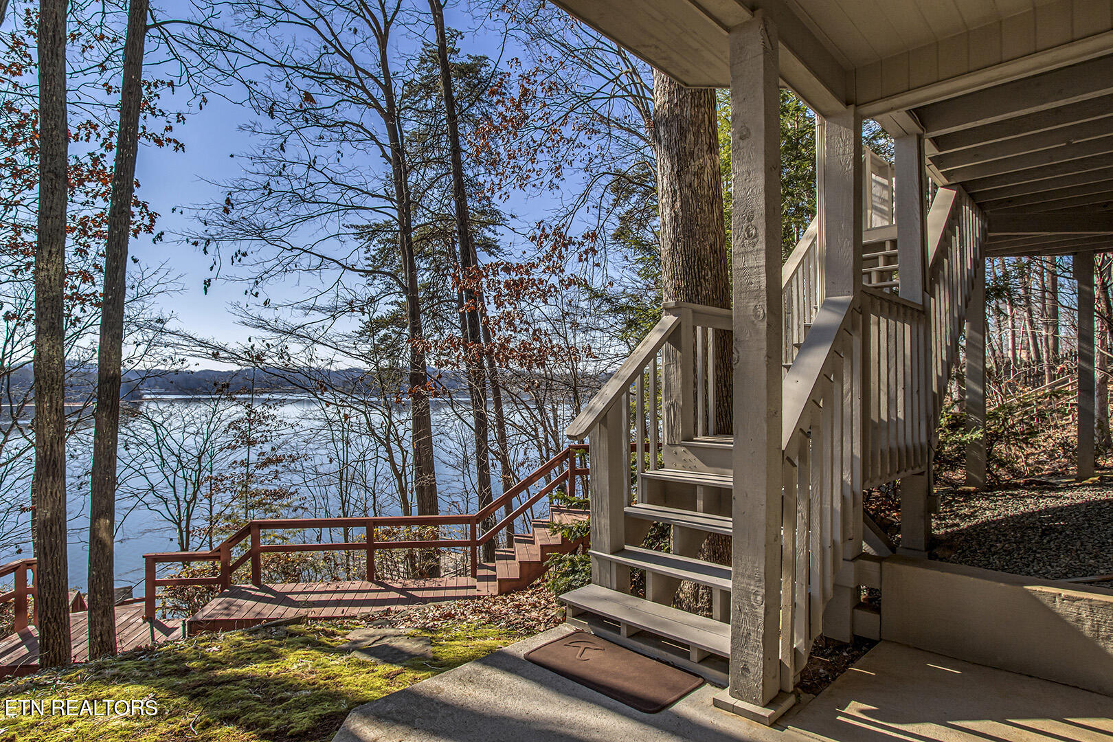 Loudon, Tennessee 37774, United States, 3 Bedrooms Bedrooms, ,4 BathroomsBathrooms,Residential,Pending,17945