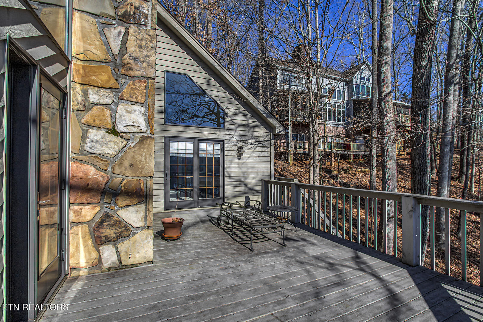 Loudon, Tennessee 37774, United States, 3 Bedrooms Bedrooms, ,4 BathroomsBathrooms,Residential,Pending,17945