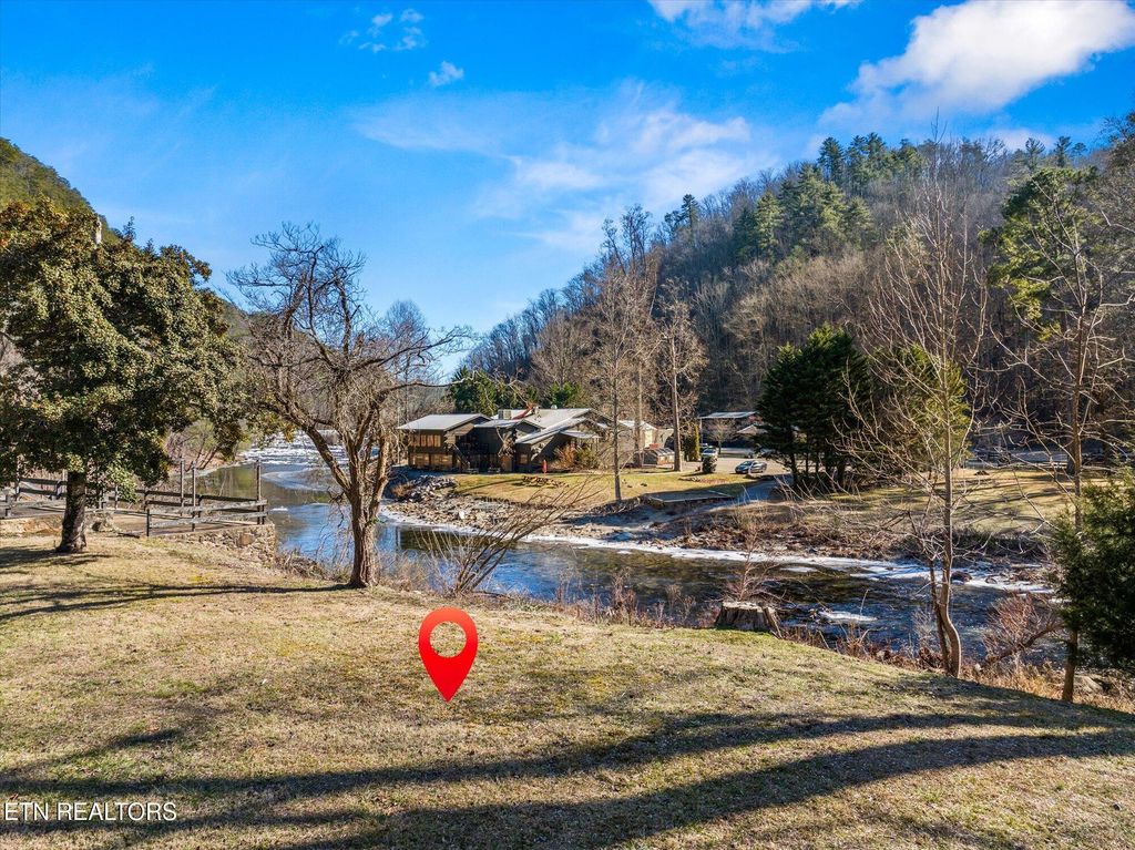 Photo of 264 Rafter Rd, Tellico Plains, TN 37385 (MLS # 1287845)