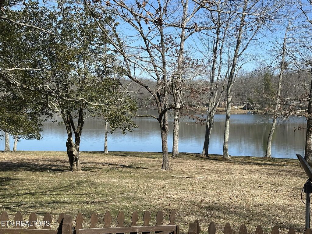 Photo of 131 Pine Tree Circle, Crossville, TN 38571 (MLS # 1331182)