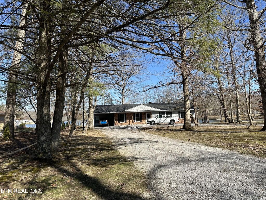 Photo of 131 Pine Tree Circle, Crossville, TN 38571 (MLS # 1331182)