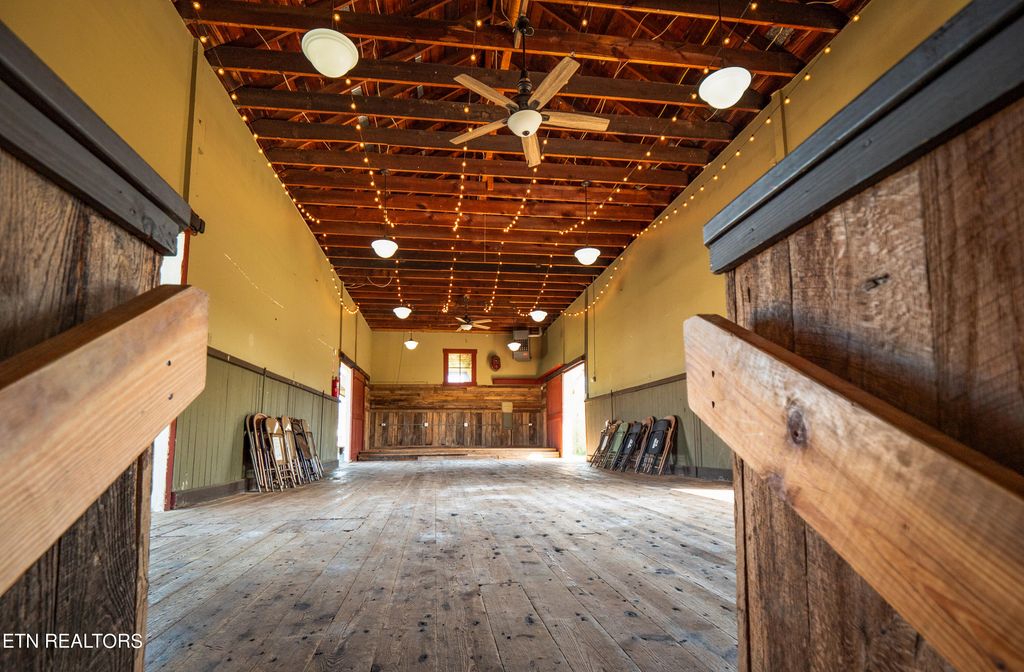 Photo of 6736 Morganton Rd, Greenback, TN 37742 (MLS # 1259405)