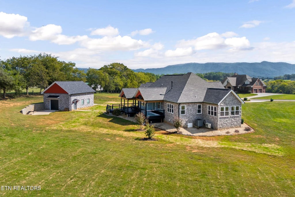 Photo of 672 Winding Creek Way, Walland, TN 37886 (MLS # 1355941)
