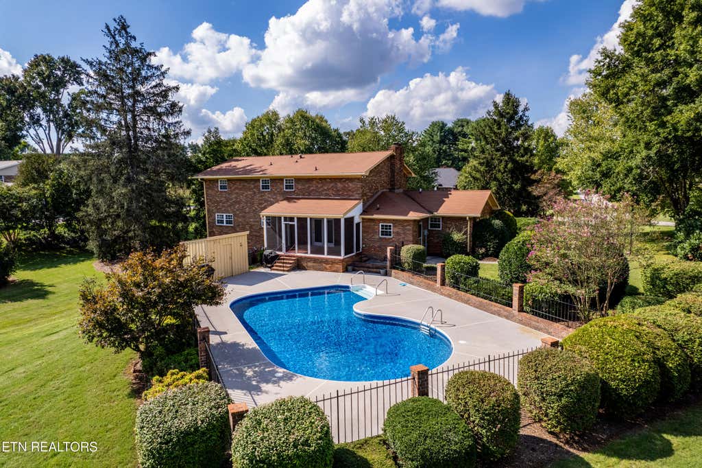 Photo of 1902 Northwood Drive, Maryville, TN 37803 (MLS # 1278607)