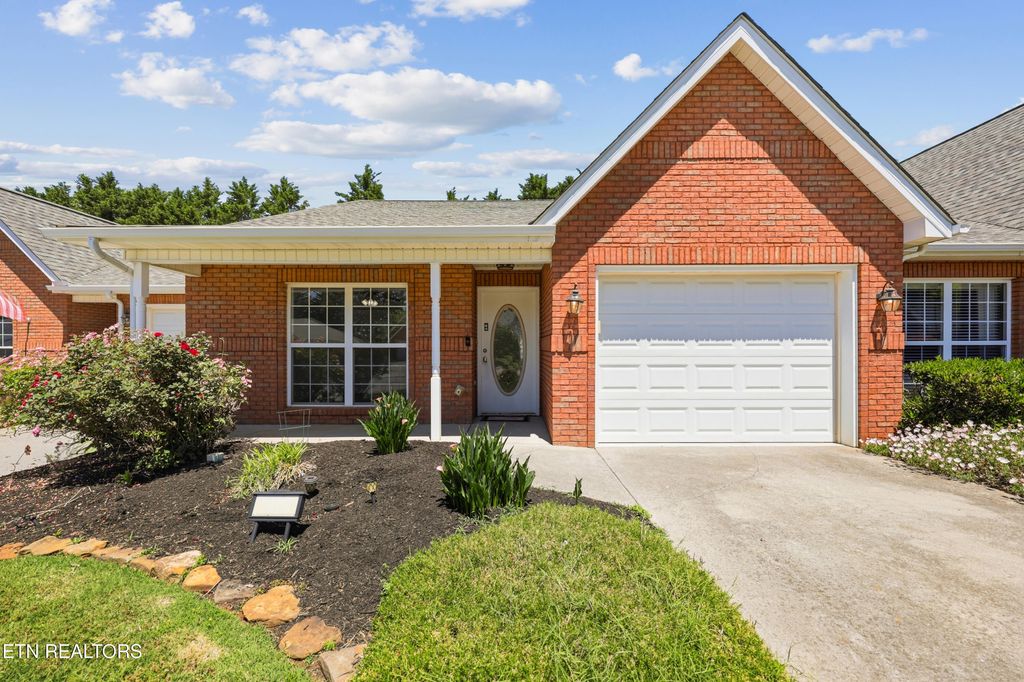 Photo of 2924 Dominion Drive, Maryville, TN 37803 (MLS # 1341013)